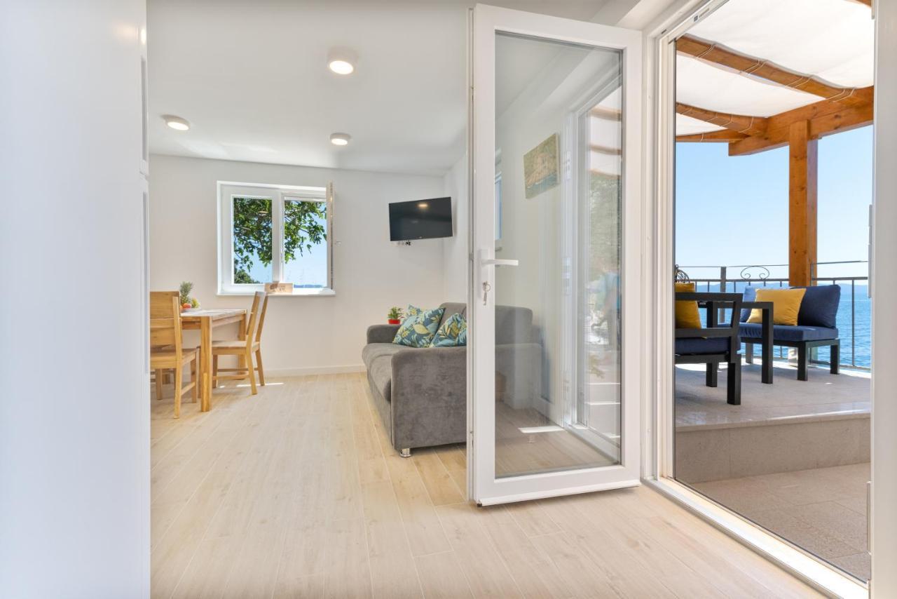 Seaside Cottage Maslina Gdinj エクステリア 写真